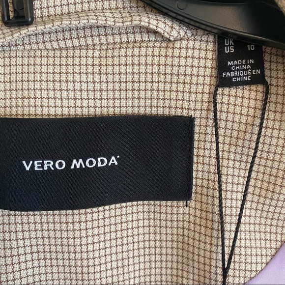 NEW Vero Moda Plus Size Eysia Short Puffed-Sleeve Blazer - Picture 8 of 11